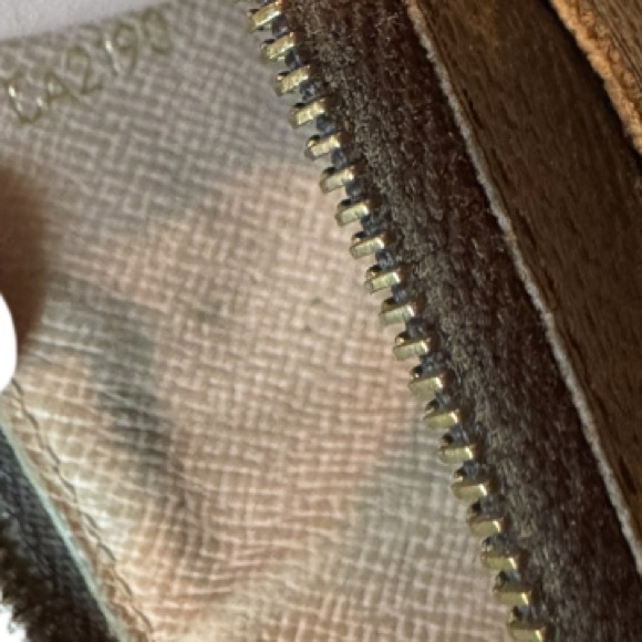 Authentic Louis Vuitton Monogram Trunks Key Cles Pouch - Picture 7 of 11